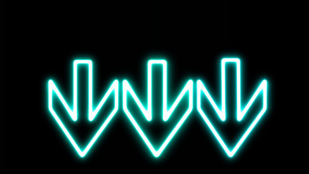 三个发光向下的霓虹灯标志设置，箭头方向符号。三个霓虹灯向下箭头标志。方向交通标志。导航的概念。矢量图图片下载