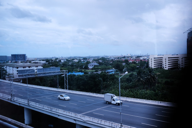 上图是泰国曼谷市的景色。图片下载