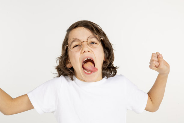 一个小男孩的肖像。图片下载