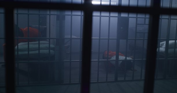 非裔美国囚犯做俯卧撑图片下载