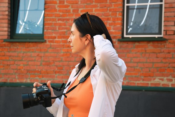 一位女记者的肖像图片下载