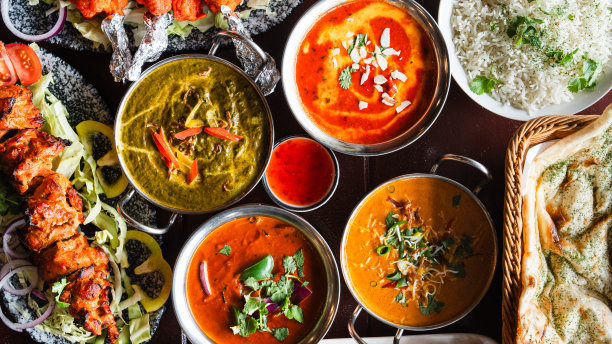 印度菜上桌了。图片下载