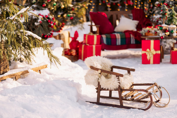 圣诞背景的正宗木制旧雪橇图片下载