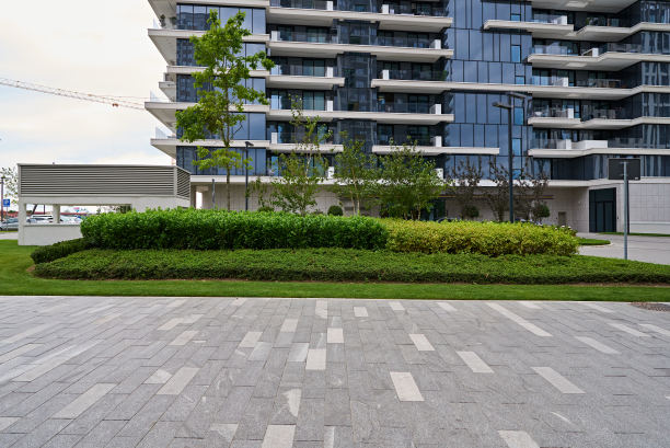 现代商业和住宅房地产建筑图片下载