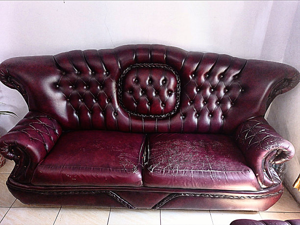 沙发椅被撕破了图片下载