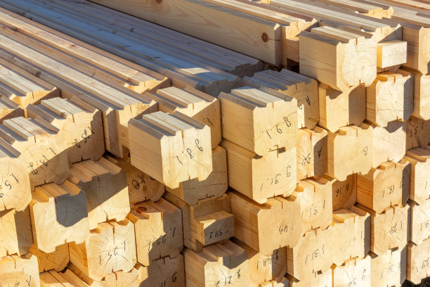 木材:用于装配木屋的型材木材图片下载
