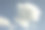 天空中的云。夏天的天气。白云在广阔的空间里飞舞。图片下载