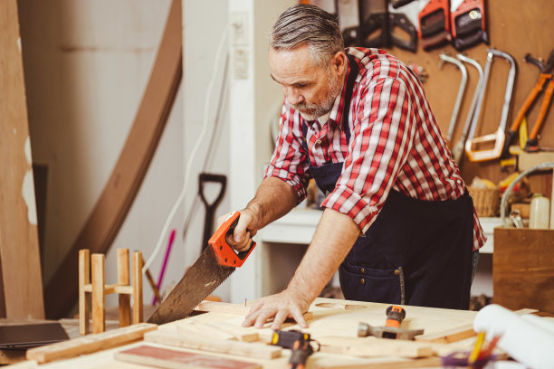资深专业男性白种人，木工作坊、木工木工、木工木工、木工木工、木工木工、木工木工、木工木工、木工木工、木工木工、木工木工、木工木工。图片下载