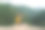 背着背包的美女在山顶欣赏风景。图片下载