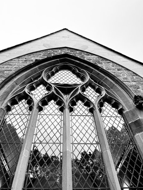 教堂窗户的近景图片下载