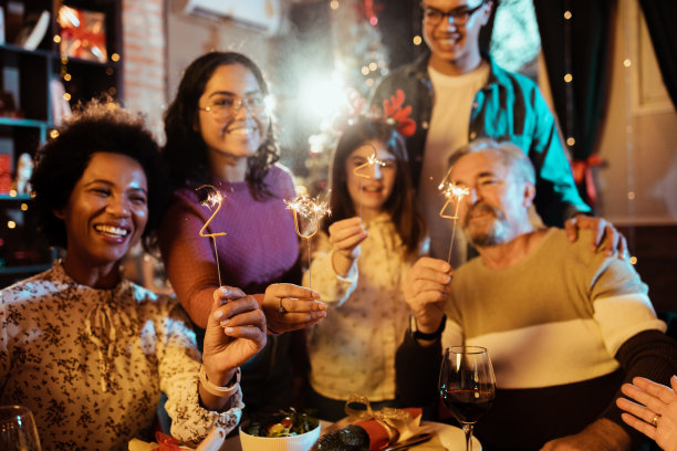 全家欢度圣诞节图片下载