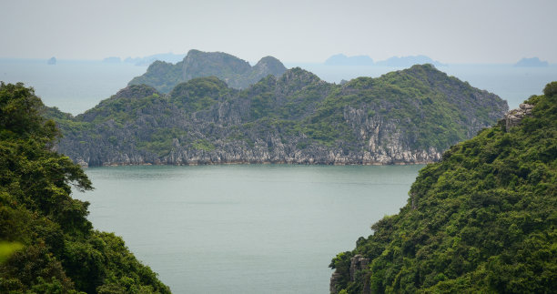 越南北部的吉巴岛景观图片下载