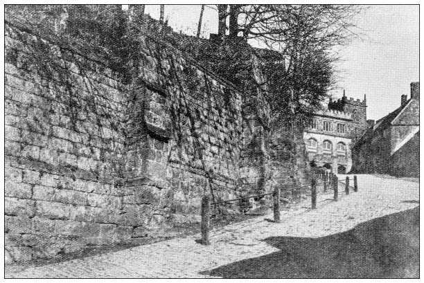 英国多塞特郡的古董照片:沙夫茨伯里的老墙图片下载
