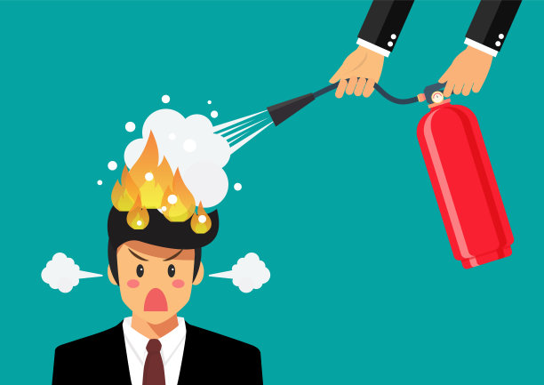 愤怒的商人头部着火得到了一个人的帮助与灭火器图片下载