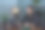 一个年轻的商人在办公室里一直坐到很晚图片下载