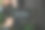 男企业家在他的小咖啡馆的大门上转动关闭标志的剪辑镜头。财政困难和经济危机。图片下载