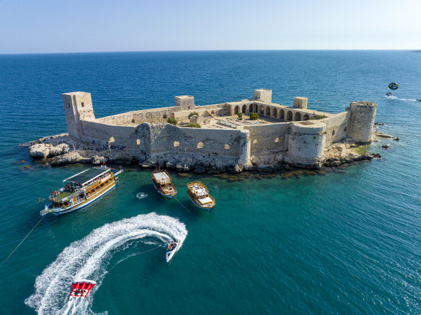 少女城堡Kiz Kalesi无人机照片，Erdemli Mersin，土耳其图片下载