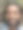 全画幅印度男性游客坐在相机前，在印度孟买象岛象窟前拍照，印度洞穴寺庙，自拍照片，历史岩石切割建筑，挖掘玄武岩，重点在前景图片下载