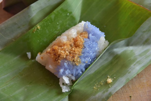 传统泰式甜品，白色背景，环保理念图片下载