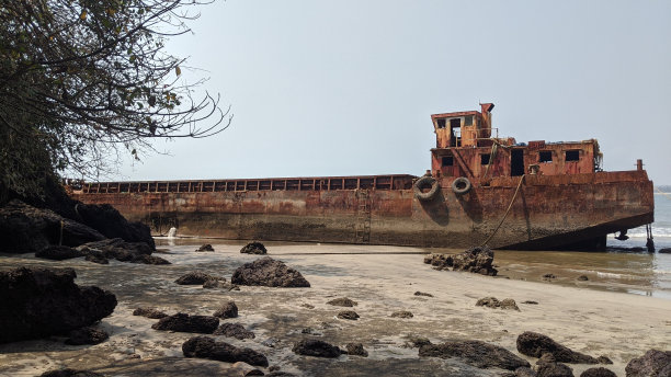 废弃的船图片下载