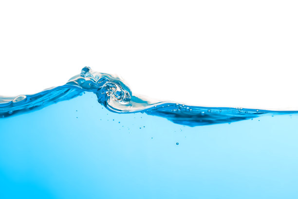 抽象插图清澈的水面与涟漪和泡沫。漂亮的白色背景。特写镜头图片下载