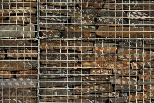 用石笼和石头围起来图片下载