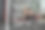 美丽的女人在健身房做激烈的运动与一个年轻漂亮的教练。图片下载