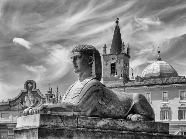 意大利罗马人民广场的狮身人面像图片下载