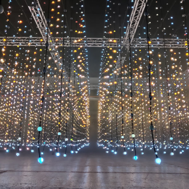 布里斯托尔的艺术灯光装置图片下载