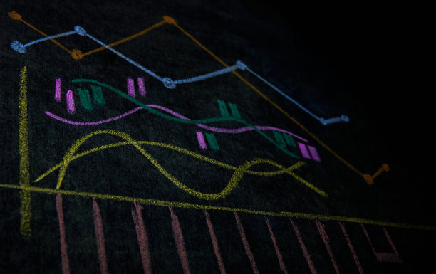 黑板上的彩色图表图片下载