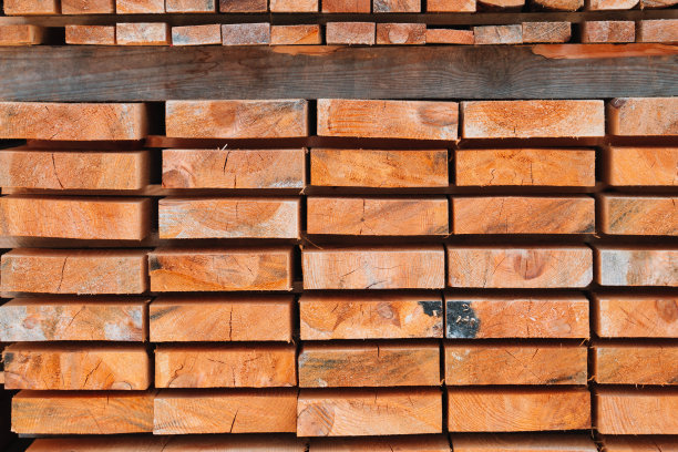 建筑材料仓库里的木板图片下载