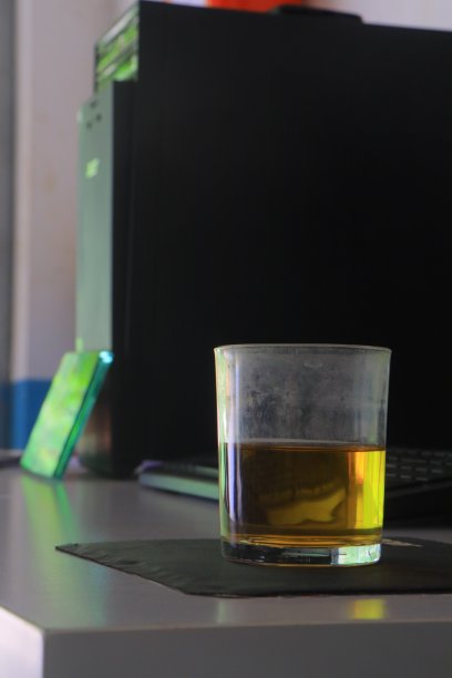 早上喝茶图片下载