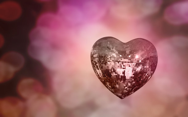 心形迪斯科球的爱的象征图片下载