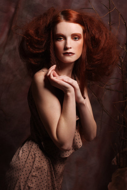 艺术装饰中的时尚模特图片下载