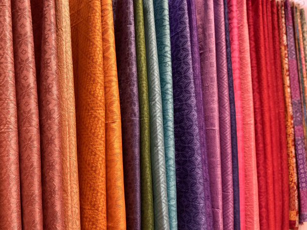 一堆彩色蜡染布图片下载