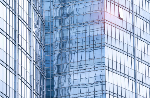 从下面看摩天大楼图片下载