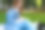 一个快乐的学生做笔记的侧视图。远程教育概念。大学或学院的概念。图片下载