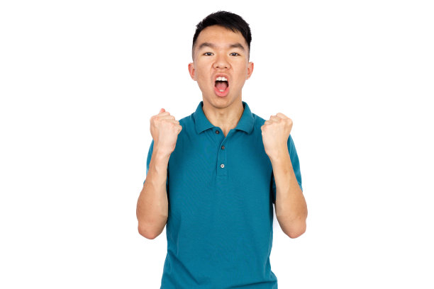 兴奋的少年成功地用拳头抽打被孤立了图片下载