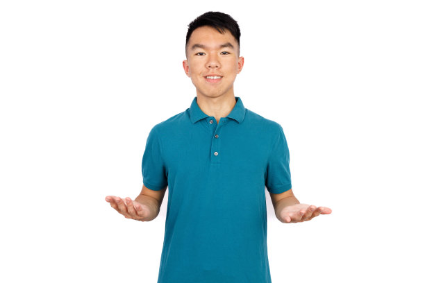 快乐的少年伸出双臂孤立无援图片下载