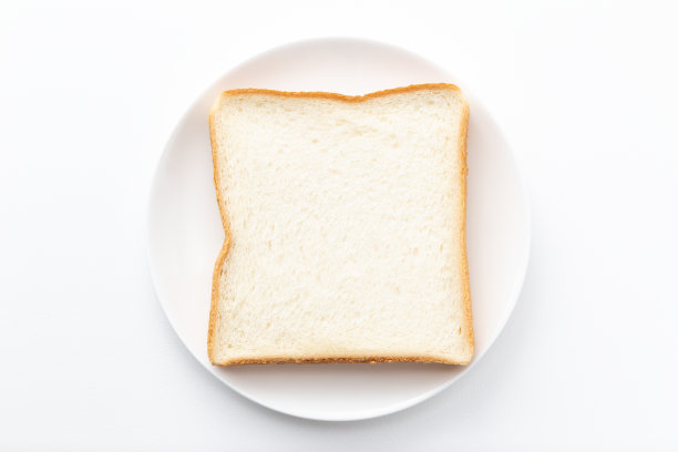 白色背景上的面包(俯视图)图片下载