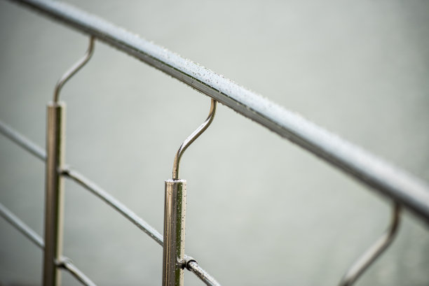 室外现代不锈钢栏杆图片下载