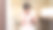 女性坐在马桶上学习怀孕图片下载