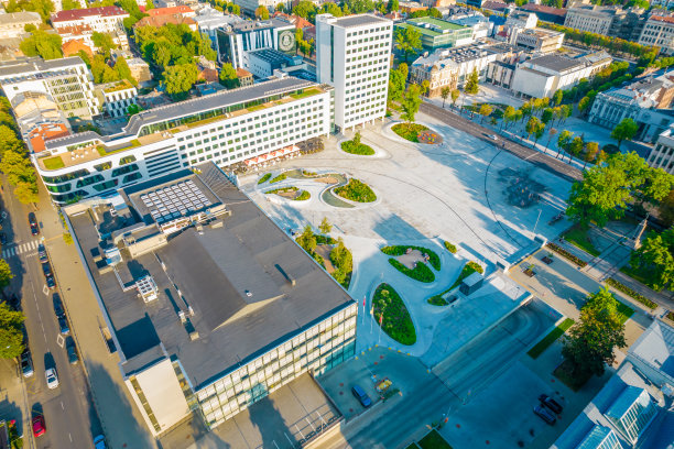 考纳斯市中心的统一广场，欧洲最现代化的广场之一图片下载