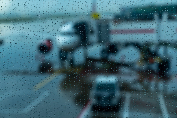 加拿大多伦多皮尔逊国际机场的跑道图片下载