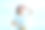 一名表情轻松的年轻女子图片下载