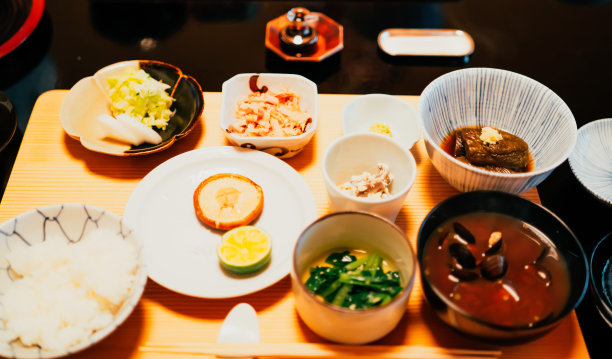 在旅馆吃的饭图片下载