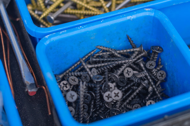 建筑螺丝箱近景，工业背景图片下载