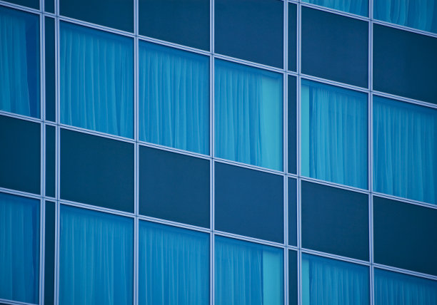 办公楼的现代立面。图片下载