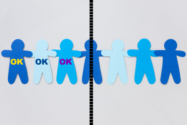 批准的男孩分开图片下载