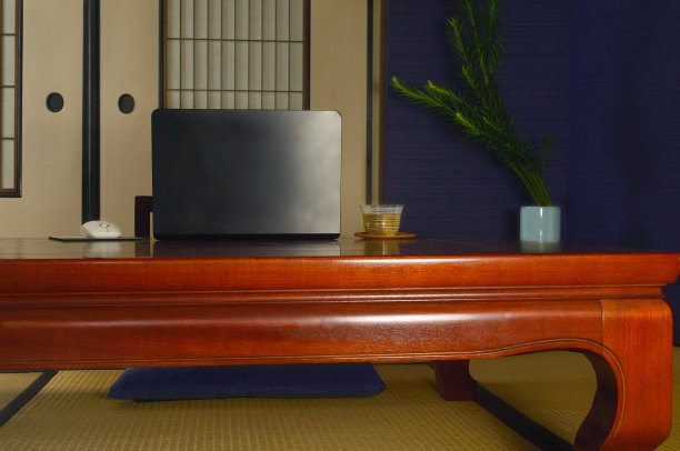 家庭装饰与笔记本电脑图片下载